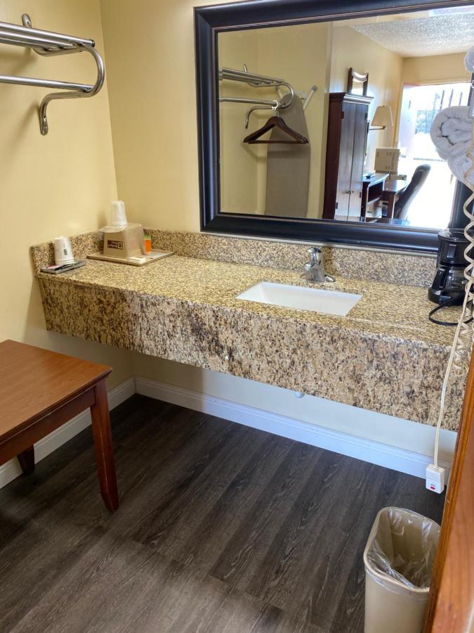 Budget Host Inn - Baxley Exterior foto